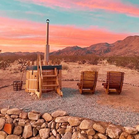 트웬티나인팜스 1 Minute To Joshua Tree National Park, Hot Tub, Stars, Private - The Wkndr 빌라 외부 사진